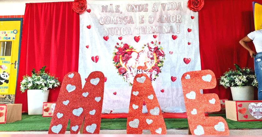 Creche Cantinho do Sol faz homenagem para as Mães