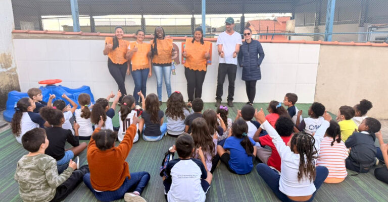 PSF Carmelita faz palestra sobre Maio Laranja na EM Selma Magalhães