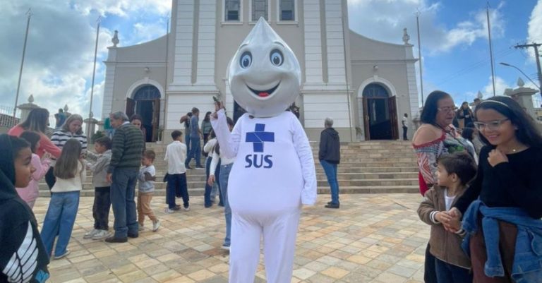 Equipe de Imunização e Atenção Primária à Saúde realiza vacinação após Missas