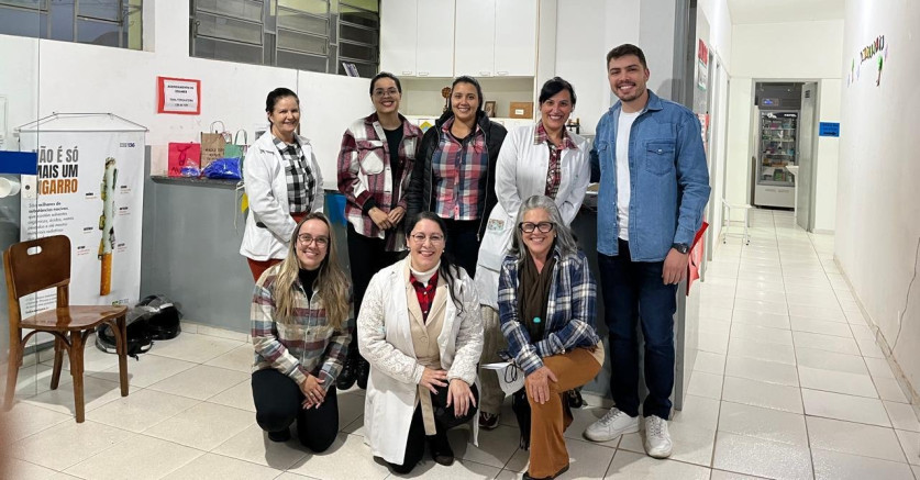 Equipe ESF Kennedy orienta hipertensos e diabéticos